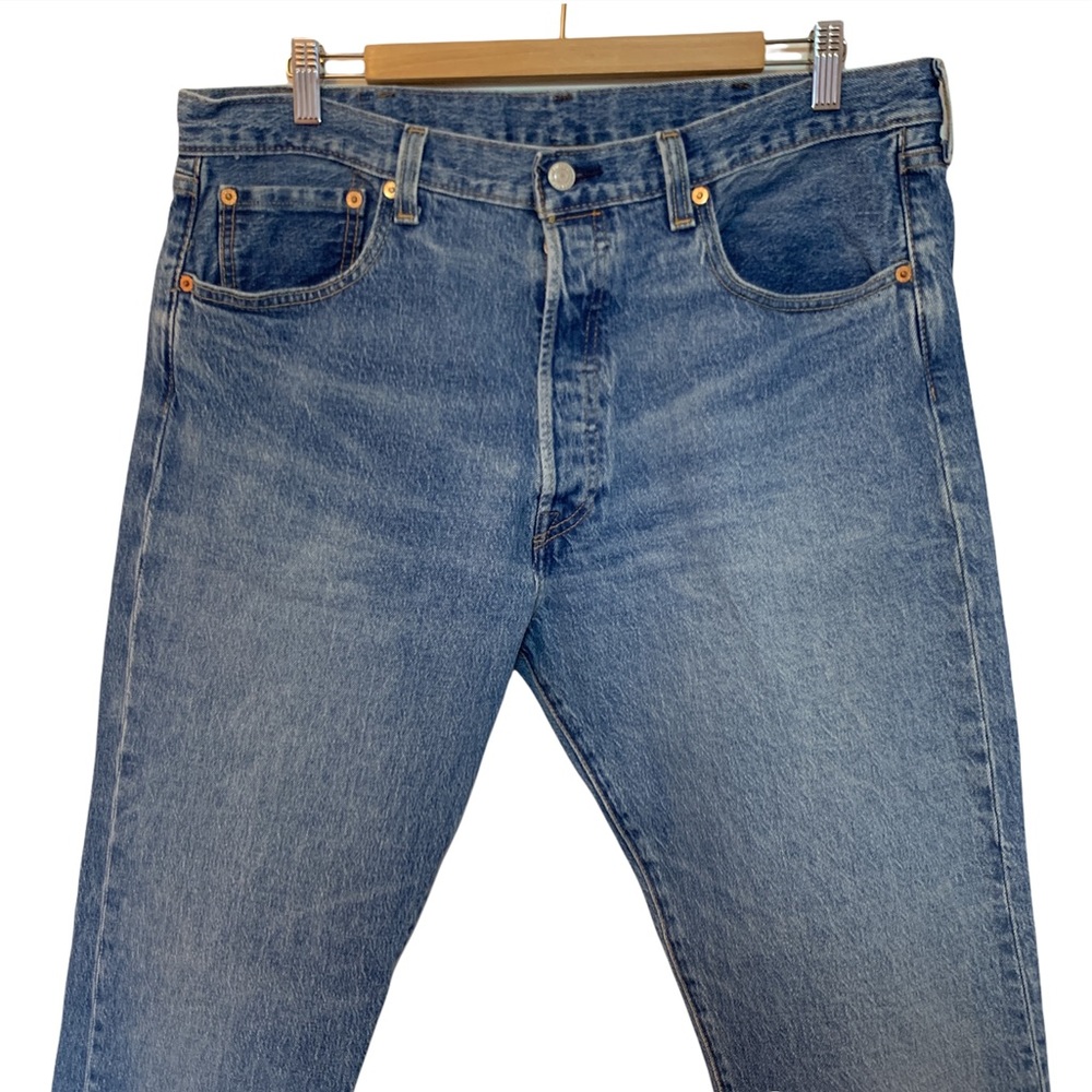 Levi’s Men 501 Size 38 Jeans Stretch Button Fly Medium Wash Blue